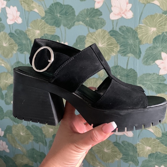 Chunky sandals 🖤 - Picture 3 of 5